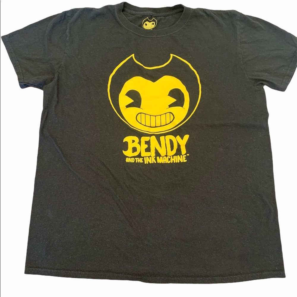 Bendy black T shirt